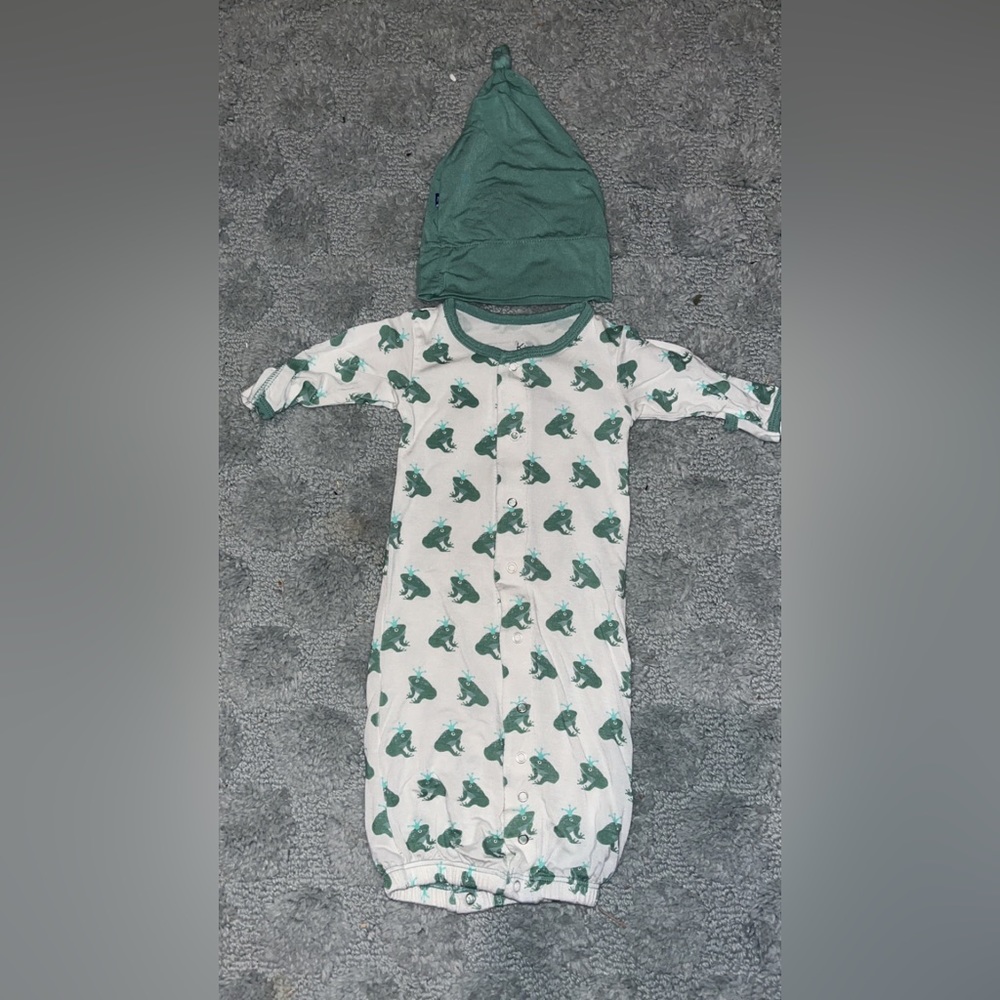 Kickee Pants Newborn gown and hat set